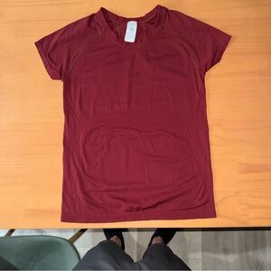 Athleta Momentum Short Sleeve Tee Redwood Women’s Size L